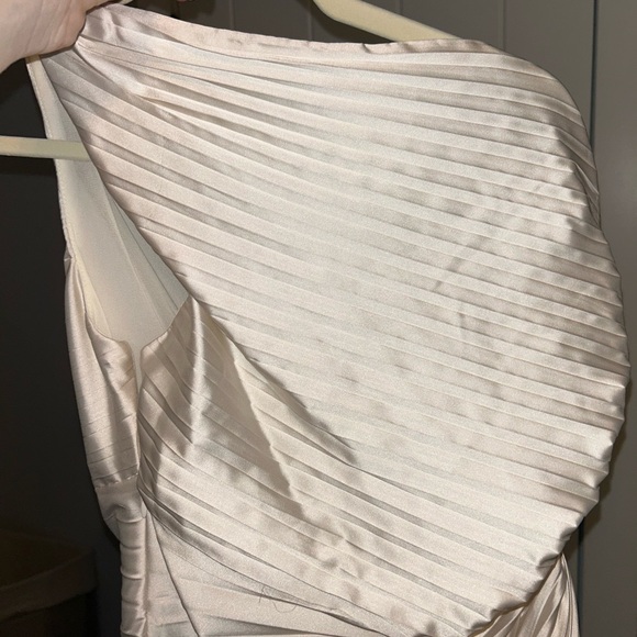 These Three Boutique cream dress new never worn size Small - Picture 6 of 8